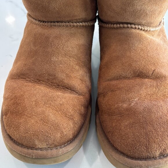 UGG Women's Bailey Button II Boot Chestnut Size 7 - Picture 7 of 8